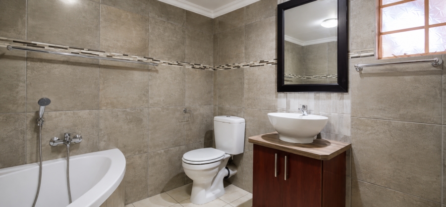 To Let 3 Bedroom Property for Rent in Flamwood North West
